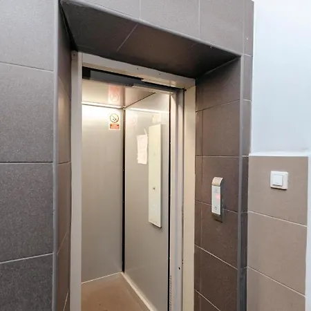 Jana Pawla Ii 36 - Bezplatny Podziemny Garaz - Free Parking - W Pelni Wyposazone - Better Apartment *